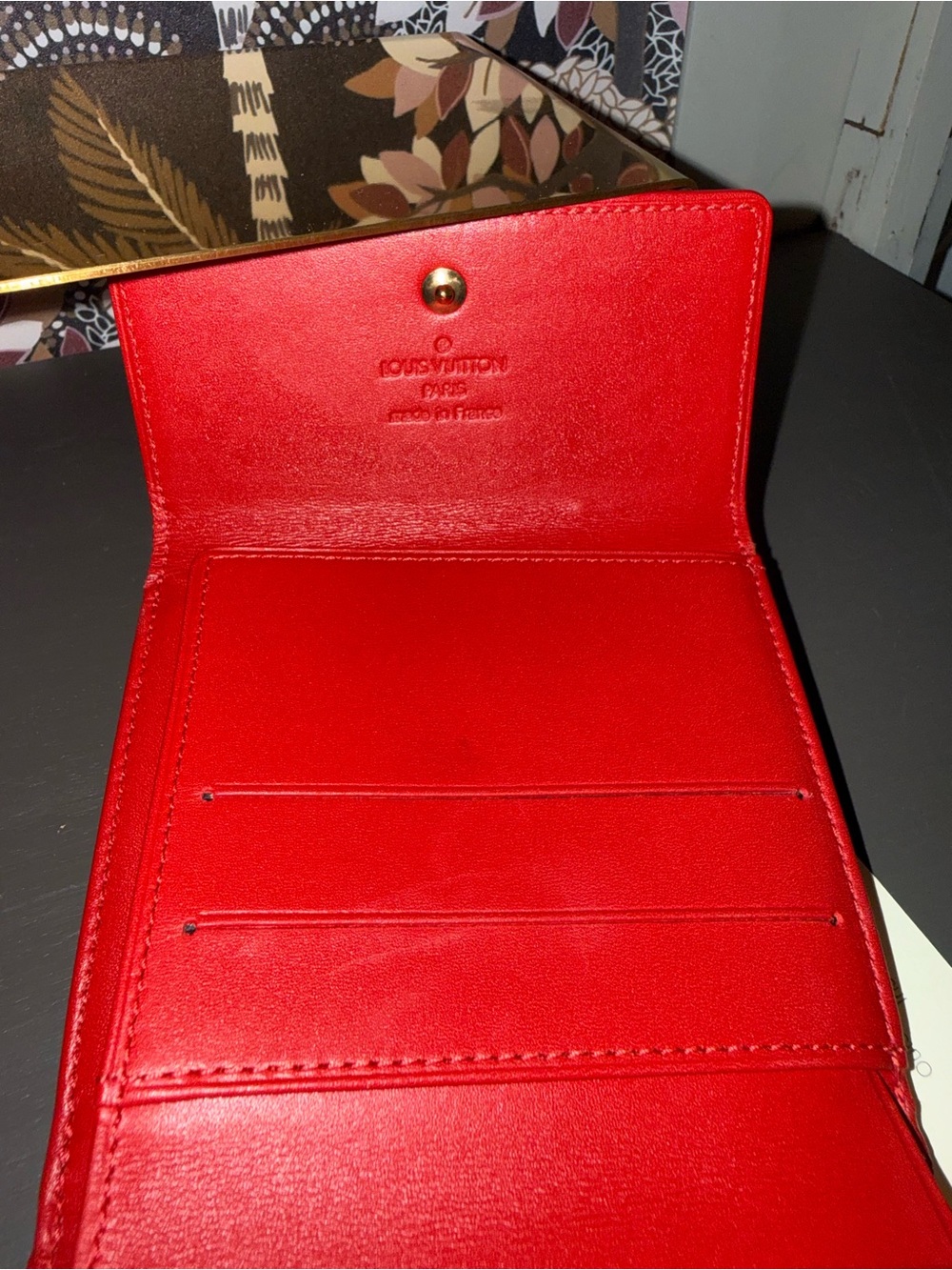 Louis Vuitton Glossy Red Vernis Double face Wallet with Monogram - Picture 3 of 5